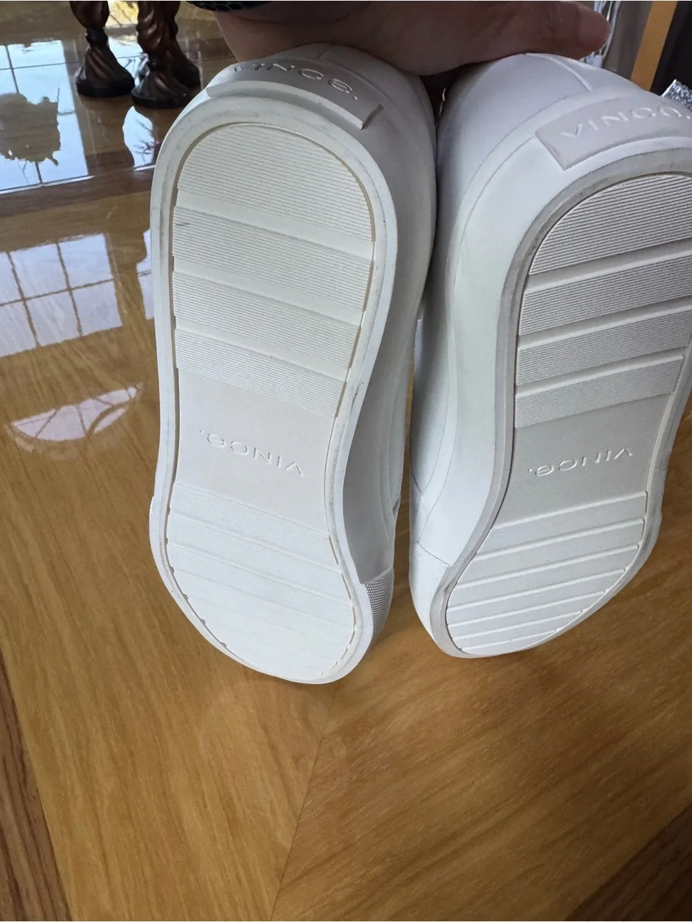 Vince White Leather Slip-On Sneakers Men’s Size 11M Textured Casual Shoes NWOT